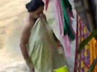 Tamil Aunty Open Air Bath