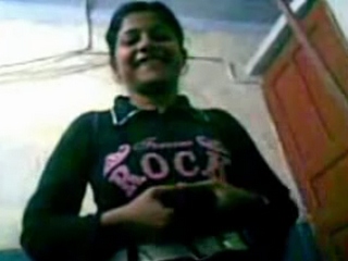 Lucknow Teen Falguni Showing Her Boobs