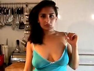 Pakistani Wife Zara Sheikh